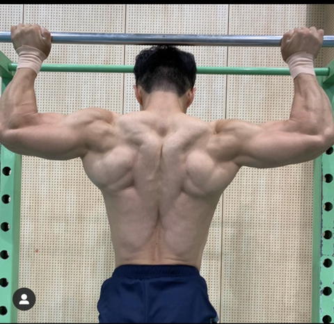 역도 67kg급 용상 신기록 보유 선수 - 꾸르