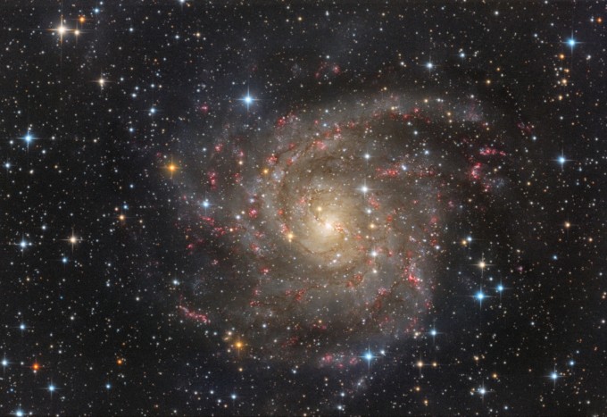 심우주 분야 금상 수상작인 ′찬란한 정면 나선은하 ic342(오상도)′. 지구에서 볼 수 있는 은하 중에, 3번째로 큰 시직경을 가진 ic342 정면 나선은하를 촬영한 것이다. 천문연 제공