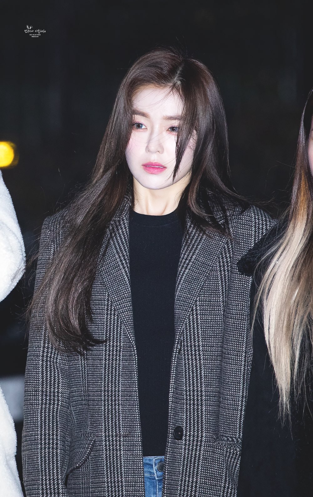 진짜 추워보였던 코트 입은 레드벨벳 아이린 출근길 - 꾸르