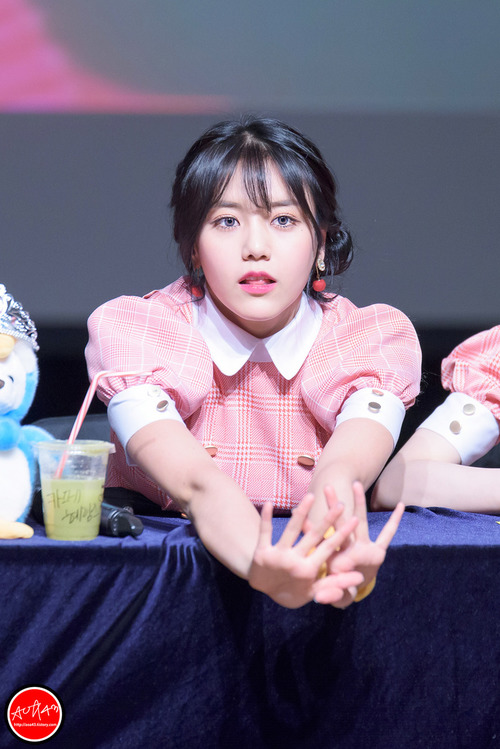 Tags: K-Pop, AOA (Ace Of Angels), AOA Cream, Shin Hyejeong, Hair Buns, Twin Buns, Hair Up, Tongue, Pink Dress, Blue Eyes, Pink Outfit, Fansigning Event