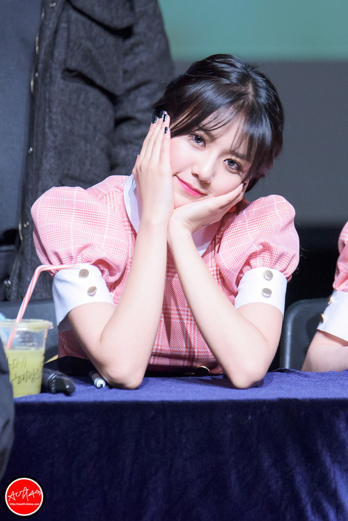 Tags: K-Pop, AOA (Ace Of Angels), AOA Cream, Shin Hyejeong, Hair Buns, Twin Buns, Hair Up, Looking Down, Pink Dress, Blue Eyes, Pink Outfit, Fansigning Event