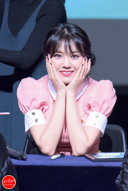 Tags: K-Pop, AOA (Ace Of Angels), AOA Cream, Shin Hyejeong, Blue Eyes, Hair Buns, Hair Up, Twin Buns, Pink Dress, Pink Outfit, Fansigning Event
