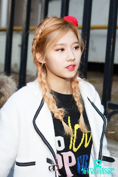 Tags: JYP Entertainment, K-Pop, Twice, Minatozaki Sana, Twin Braids, White Outerwear, Braids, Android/iPhone Wallpaper