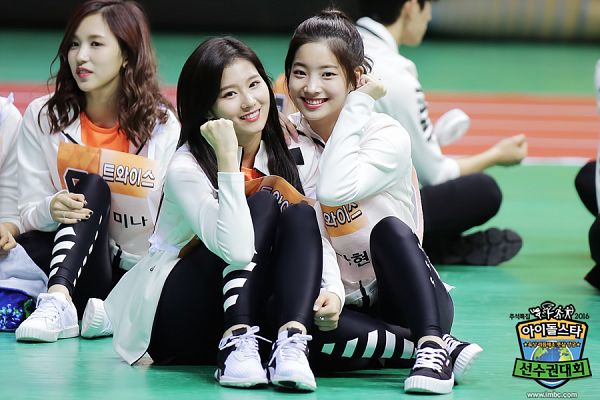 Tags: JYP Entertainment, K-Pop, Twice, Minatozaki Sana, Kim Dahyun, Myoui Mina, Idol Star Athletics Championships