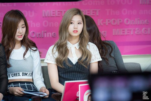 Tags: JYP Entertainment, K-Pop, Twice, Minatozaki Sana, Tzuyu