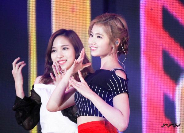 Tags: K-Pop, Twice, Minatozaki Sana, Myoui Mina, Tzuyu