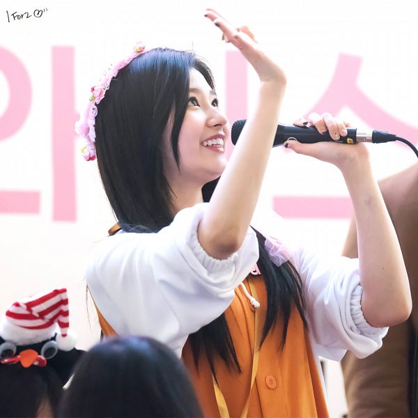 Tags: K-Pop, Twice, Minatozaki Sana