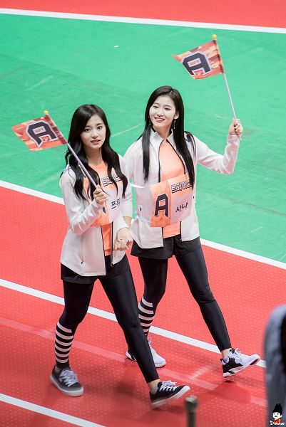 Tags: JYP Entertainment, K-Pop, Twice, Minatozaki Sana, Tzuyu, Idol Star Athletics Championships