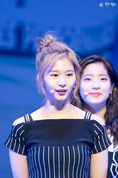 Tags: K-Pop, Twice, Minatozaki Sana