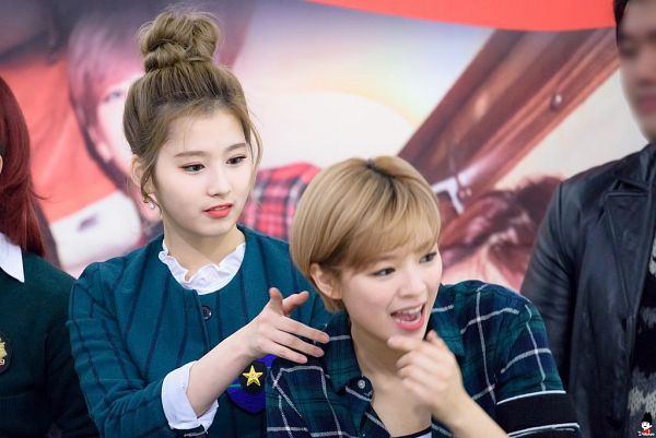 Tags: JYP Entertainment, K-Pop, Twice, Yoo Jeongyeon, Minatozaki Sana