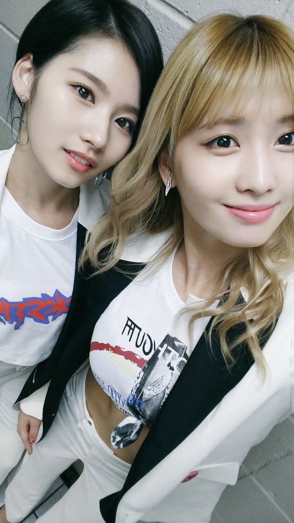 Tags: K-Pop, Twice, Tzuyu, Minatozaki Sana, Hirai Momo