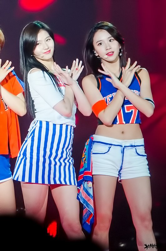 Tags: JYP Entertainment, K-Pop, Twice, Son Chaeyoung, Minatozaki Sana