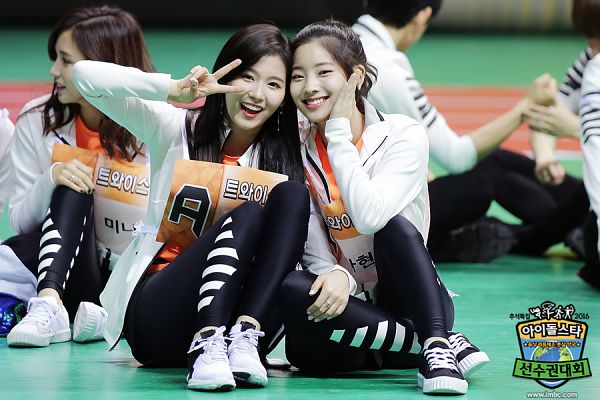 Tags: JYP Entertainment, K-Pop, Twice, Minatozaki Sana, Kim Dahyun, Myoui Mina, Idol Star Athletics Championships