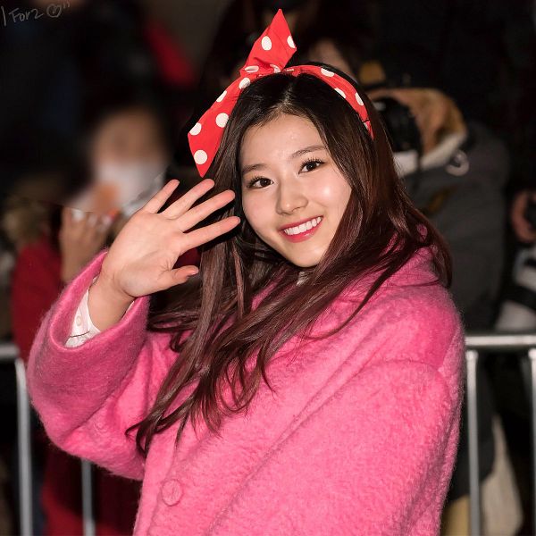 Tags: K-Pop, Twice, Minatozaki Sana, Pink Outerwear, Spotted Bow, Bow, Wave, Pink Jacket, Red Headwear, Red Bow, Spotted, Hair Ornament