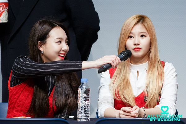 Tags: JYP Entertainment, K-Pop, Twice, Minatozaki Sana, Im Nayeon