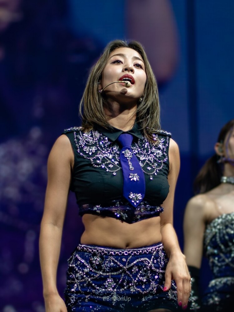 230625 TWICE Jihyo - ‘READY TO BE’ World Tour in Houston Day 2 documents 2