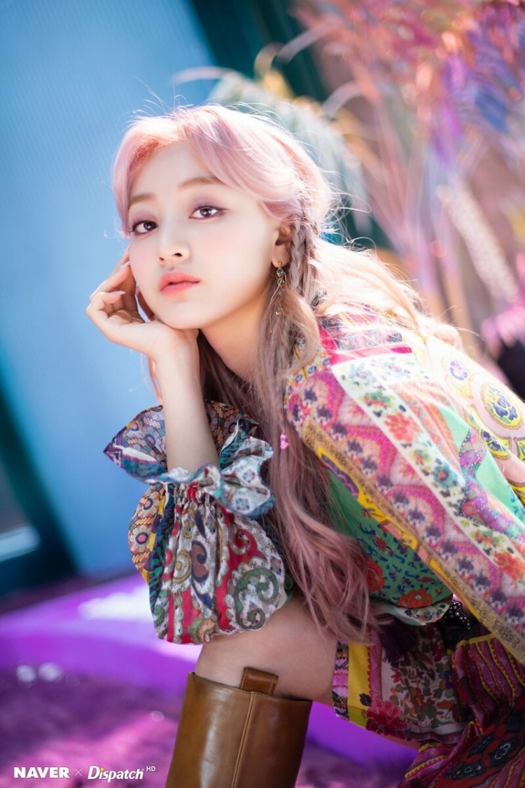 TWICE Jihyo 9th Mini Album &quot;MORE &amp; MORE&quot; Music Video Shoot by Naver x Dispatch documents 5