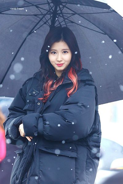 Tags: K-Pop, Twice, Minatozaki Sana, Snow, Umbrella, Multi-colored Hair