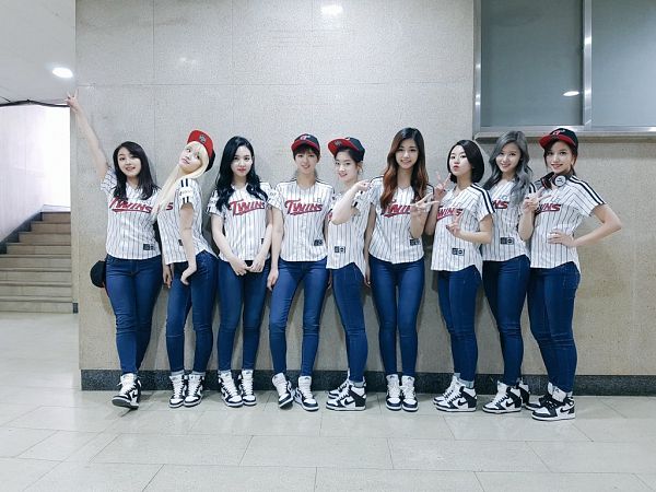 Tags: K-Pop, Twice, Im Nayeon, Tzuyu, Son Chaeyoung, Myoui Mina, Yoo Jeongyeon, Jihyo, Minatozaki Sana, Hirai Momo, Kim Dahyun