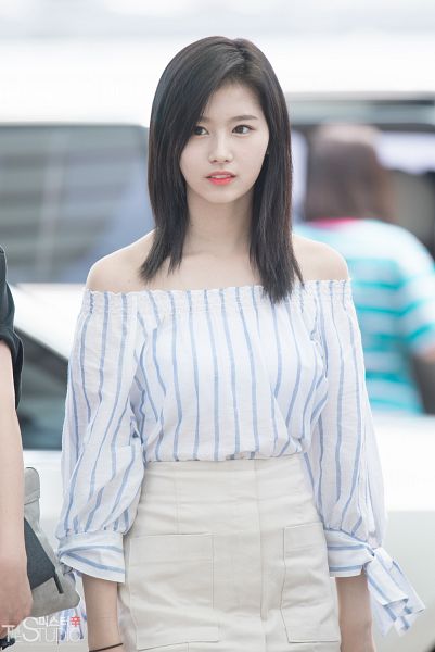 Tags: K-Pop, Twice, Minatozaki Sana, Android/iPhone Wallpaper