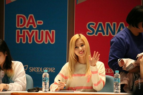 Tags: K-Pop, Twice, Minatozaki Sana