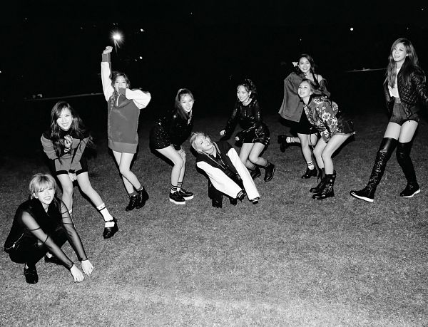 Tags: K-Pop, Twice, Minatozaki Sana, Hirai Momo, Kim Dahyun, Im Nayeon, Tzuyu, Son Chaeyoung, Myoui Mina, Yoo Jeongyeon, Jihyo, Crouching