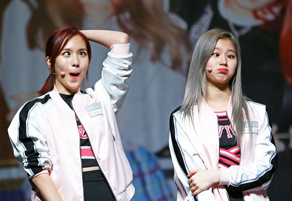 Tags: K-Pop, Twice, Minatozaki Sana, Myoui Mina, White Jacket, Black Skirt, Two Girls, Hand In Hair, Ponytail, Matching Outfit, Gray Hair, White Outfit