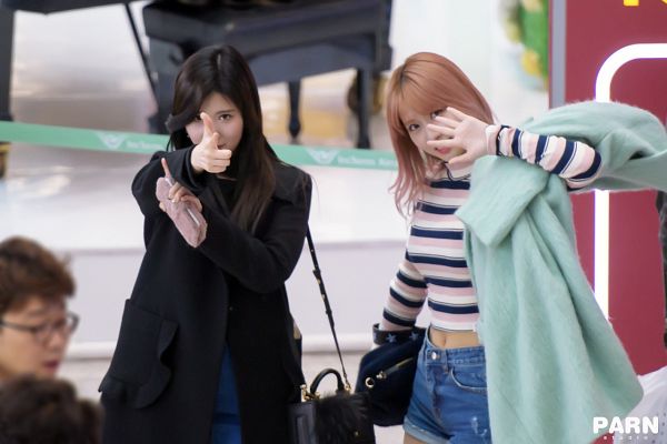 Tags: K-Pop, Twice, Minatozaki Sana, Hirai Momo