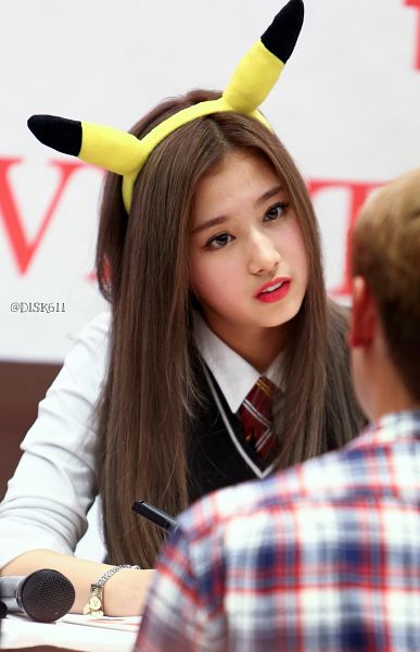 Tags: K-Pop, Twice, Minatozaki Sana, Tie, Yellow Headwear, Cosplay, Android/iPhone Wallpaper